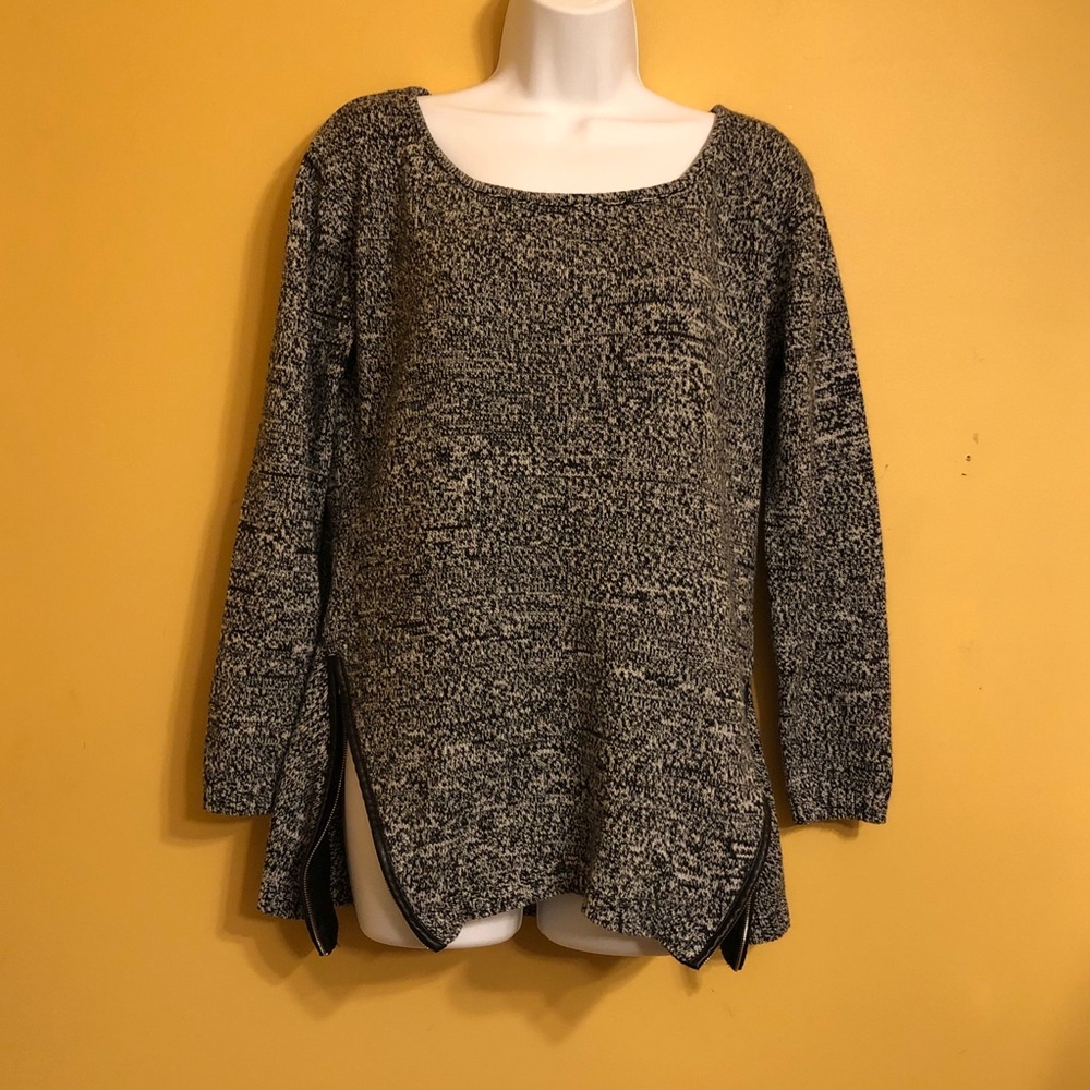 Preloved New York & Company Sweater B24
